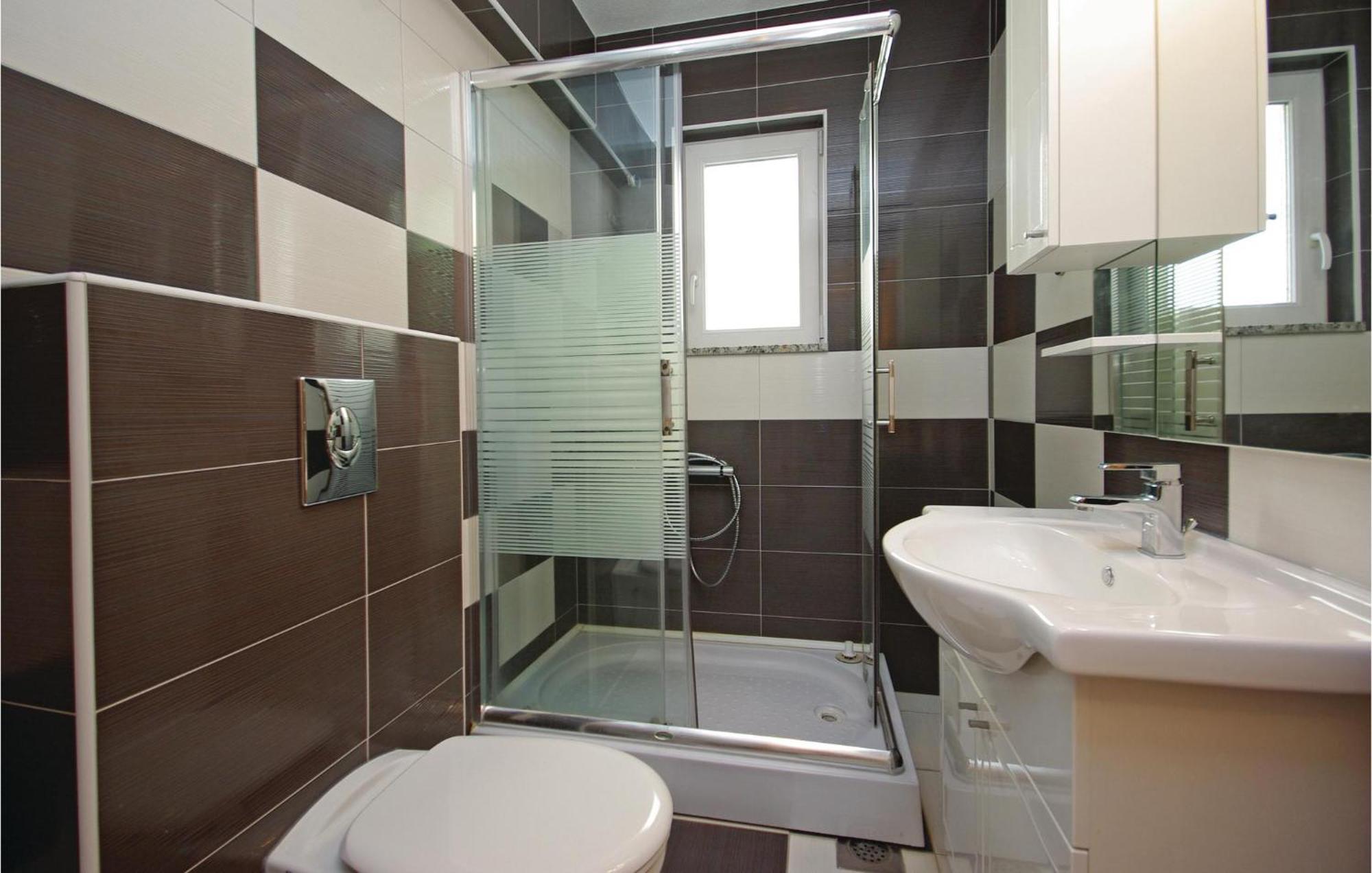 Gorgeous Apartment In Makarska With Wifi Buitenkant foto